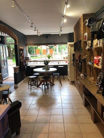 Monty & Mabel's