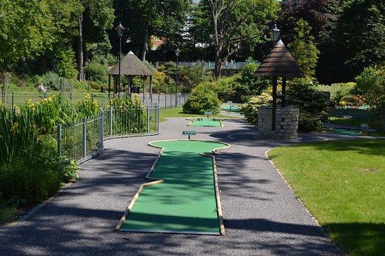 Squirrel Cafe and Mini Golf