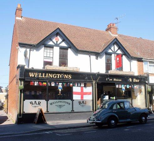 Wellingtons Pub